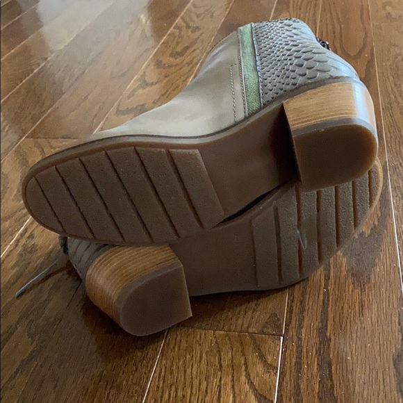 Hush Puppies ankle boot with zipper - Picture 4 of 4